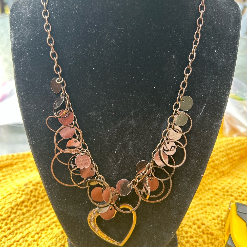NWOT Beautiful Copper Color Heart Necklace 10” Length.